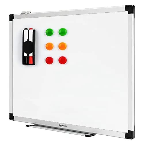 Amazon Basics Pizarra Blanca Magnética con Marco de Aluminio, Bandeja para Rotuladores, 6 Imanes, 1 Borrador y 2 Rotuladores para Uso en Oficina y Hogar, Montaje en Pared, Borrado en Seco, 60 x 45cm – Imagen 1