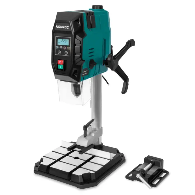 Taladro de columna 900W - Con panel de control digital y pantalla LCD | Incl. Accesorios