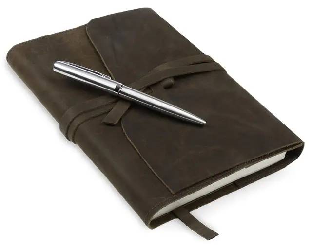 moonster® Set de Cuaderno de Cuero Rellenable y Bolígrafo de Lujo – Diario de Escritura Rústico A5 Hecho a Mano - Diario de Cuero para Dibujar y Escribir - Cuaderno de Viaje de Tamaño Perfecto