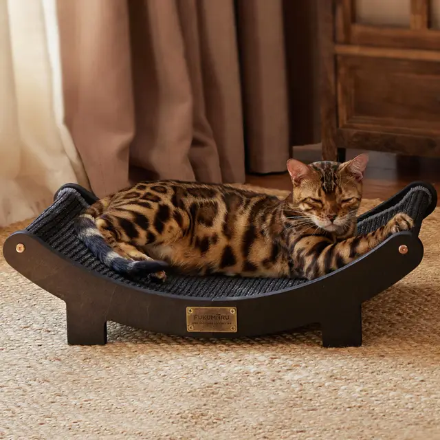 FUKUMARU Rascador de sisal en Madera, 60 cm Cama rascadora Robusta para Gatos domésticos, Hamaca de sisal 100% Natural, Base de Madera Maciza para Dormir y rascar uñas (Negro)