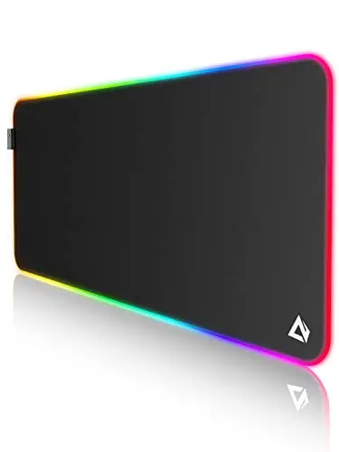 Alfombrilla de Ratón RGB, XXL 900x400x4mm Grande Mouse Pad con 11 Modos de Iluminación 7 Colores LED, Base de Goma Antideslizante, Superficie Tela Fina, Adecuada para Jugadores, PC y portátil