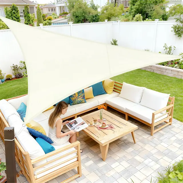 LOVE STORY Toldo Vela de Sombra Impermeable Triangular 4x4x4m Protección Rayos UV PES Toldos para Patio, Exterior Terrazas, Jardín, Balcon (Crema)