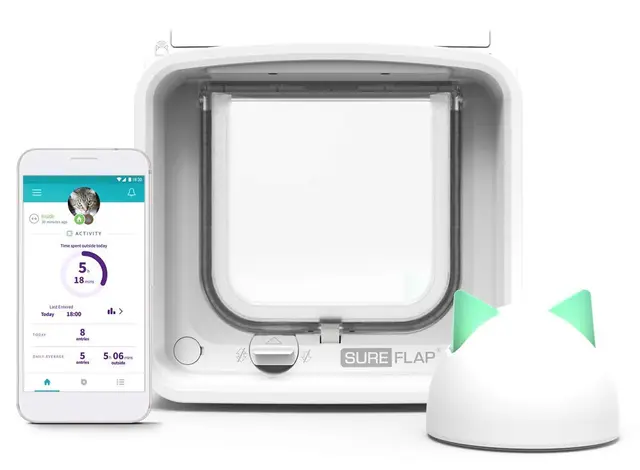 Gatera SureFlap Connect Sure Petcare con hub Conector, tecnología DualScan, con Lector de microchips y Placas de identificación RFID, con aplicación móvil, Necesita 4 Pilas AA (no Incluidas).