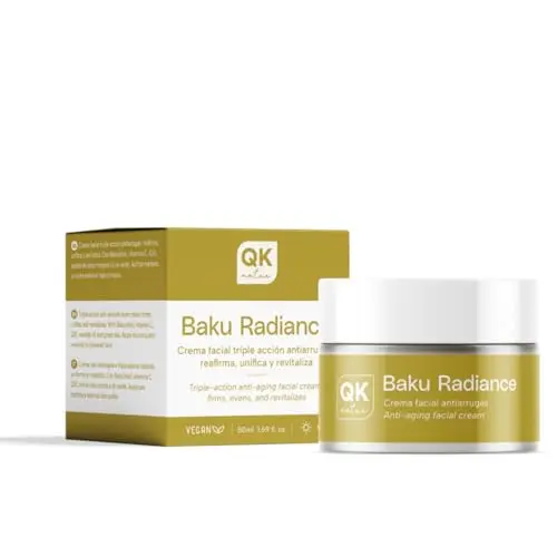 QKnatur - Baku Radiance Crema Facial Antiarrugas con Bakuchiol, Vitamina C y Coenzima Q10 – Triple Acción: Reafirma, Unifica y Revitaliza – Con Rosa Mosqueta y Té Verde – Día y Noche – 50 ml