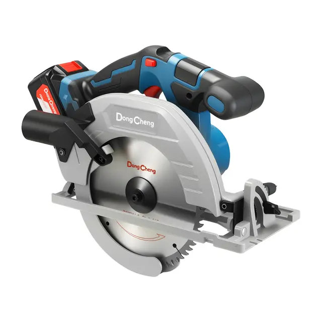 Dong Cheng 20V Sierra circular inalámbrica sin escobillas 185mm, 5000 RPM, capacidad de corte 65mm(90°)/45mm(45°), incl. 3 hojas de sierra 185x20mm, maletín de almacenamiento, batería y cargador