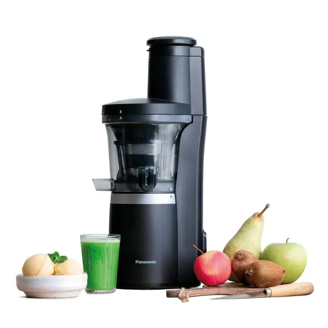 Panasonic Slow Juicer MJ-L700KXE, Exprimidora de Frutas Eléctrica, 150W, Jugo de Frutas y Verduras Enteras, Apertura ancha de 75 mm, Diseño Elegante y Delgado, Conveniente, Negro Mate